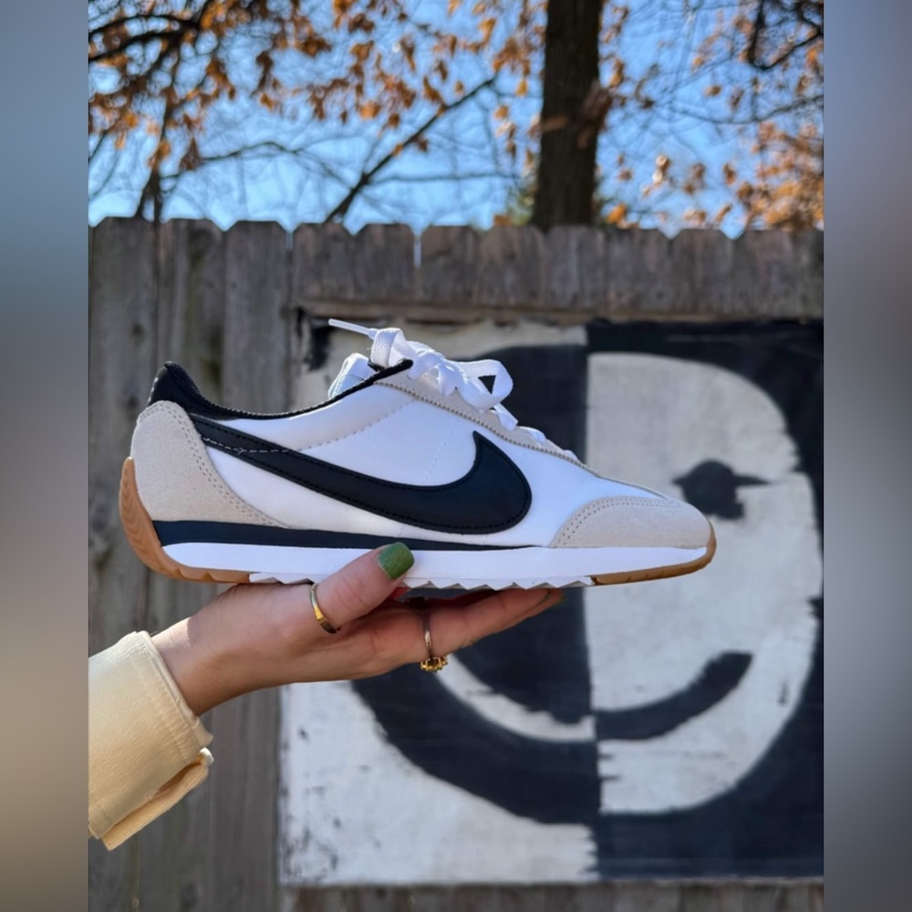 Nike women pacific Classic White and Black Sneakers